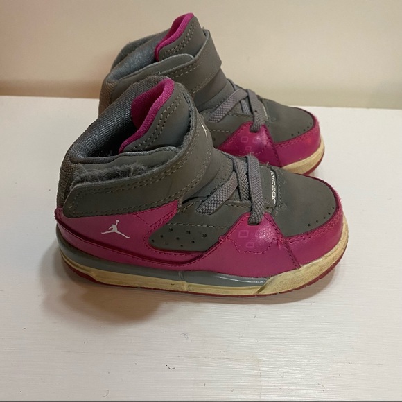 Baby Jordan Shoes - Picture 2 of 7